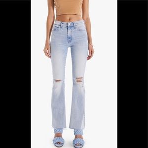 Mother Jeans the Weekender Fray Action Shot size 28